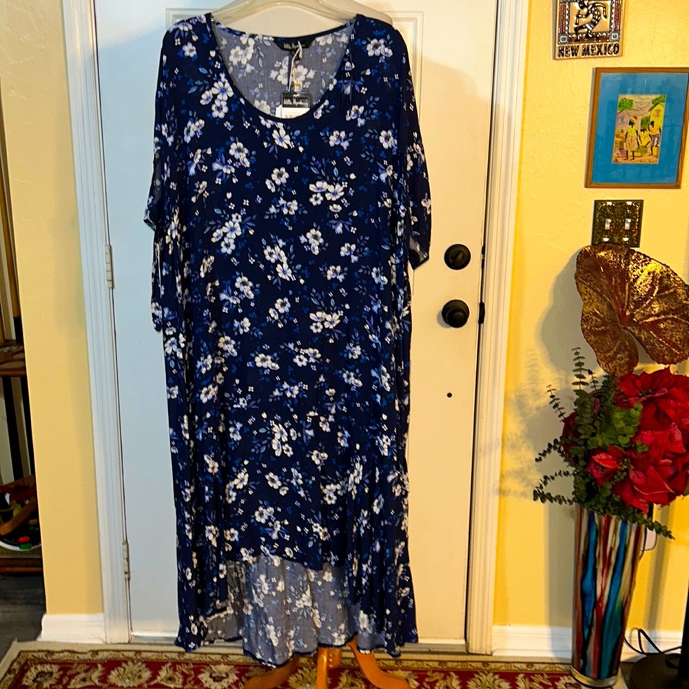 Ulla Popken plus size maxim hi-lo dress. Machine washable. Material Viscose.